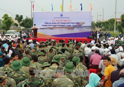 Đà Nẵng: Tổng ra quân Ngày Chủ nhật xanh - sạch - đẹp hưởng ứng APEC 2017 